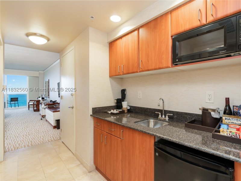 Condo for sale at Trump International Sonesta Beach Resort 1107