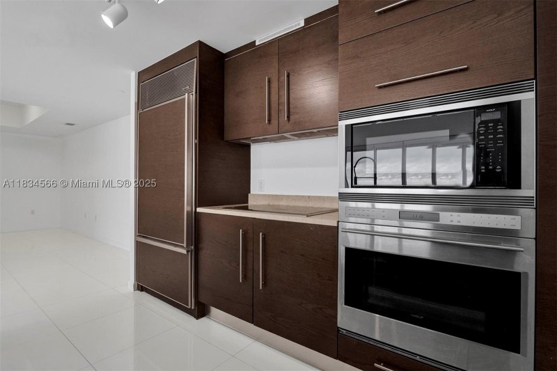 Condo for sale at Icon Brickell Tower I 4505