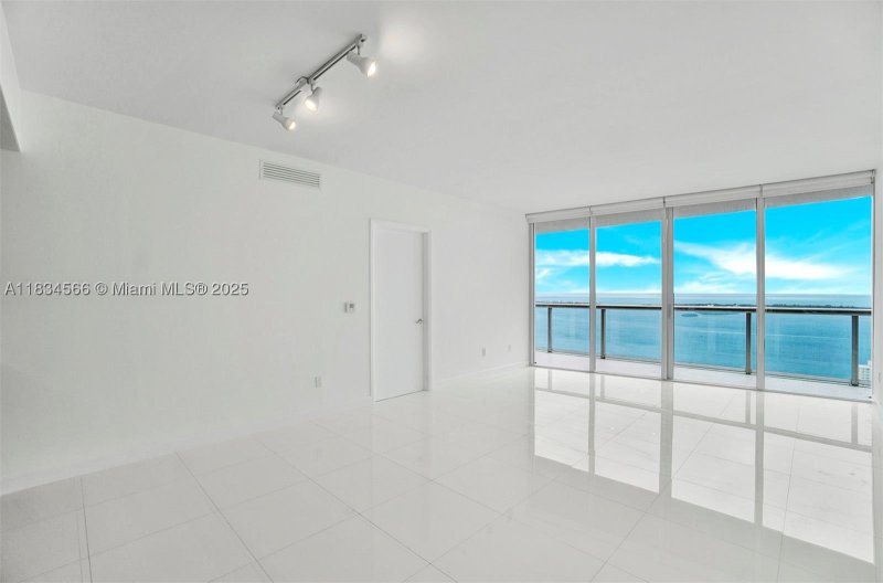 Condo for sale at Icon Brickell Tower I 4505