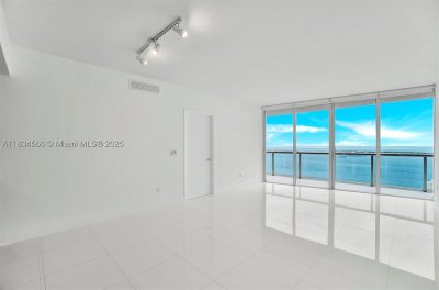 Comprar apartamento no Icon Brickell Tower I 4505
