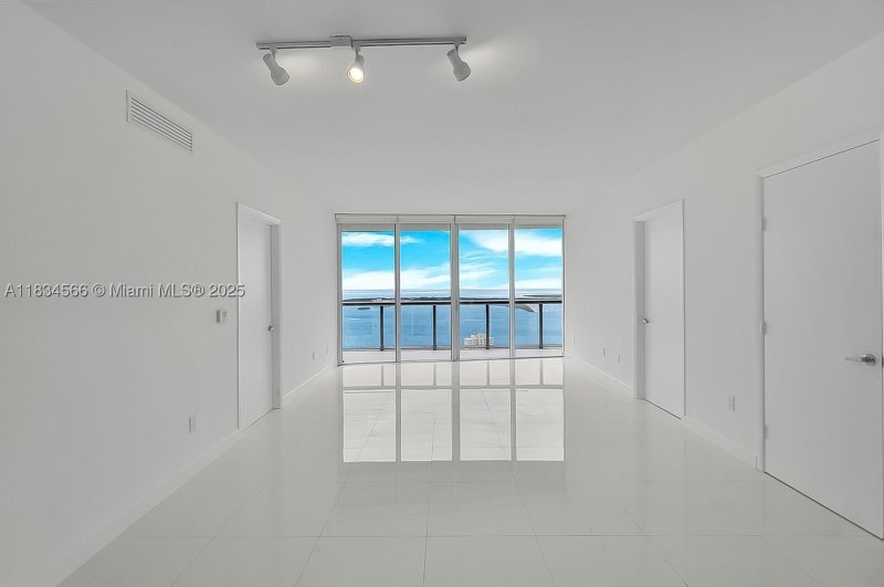 Condo for sale at Icon Brickell Tower I 4505