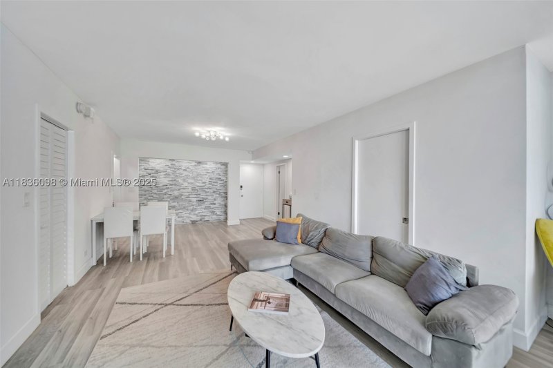 Condo for sale at Carriage Club North 815