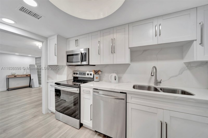 Condo for sale at Carriage Club North 815