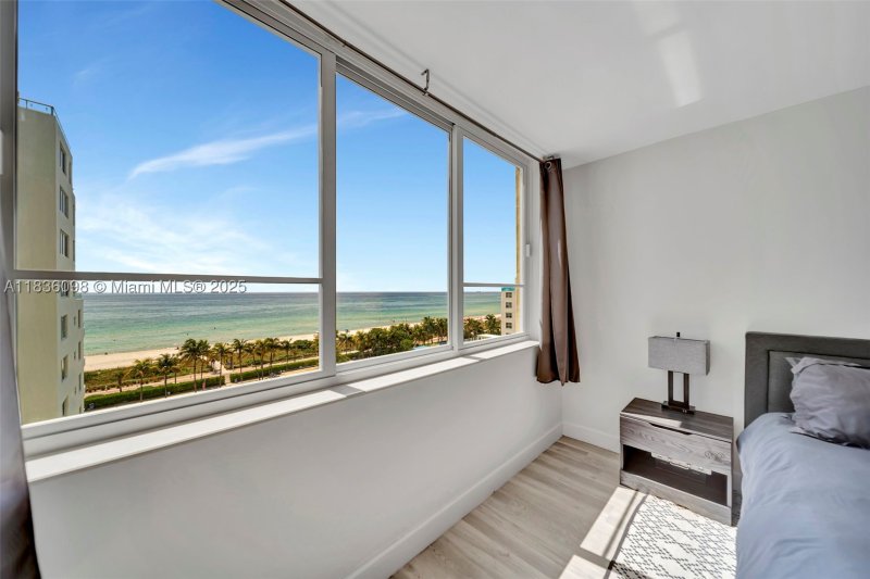 Condo for sale at Carriage Club North 815