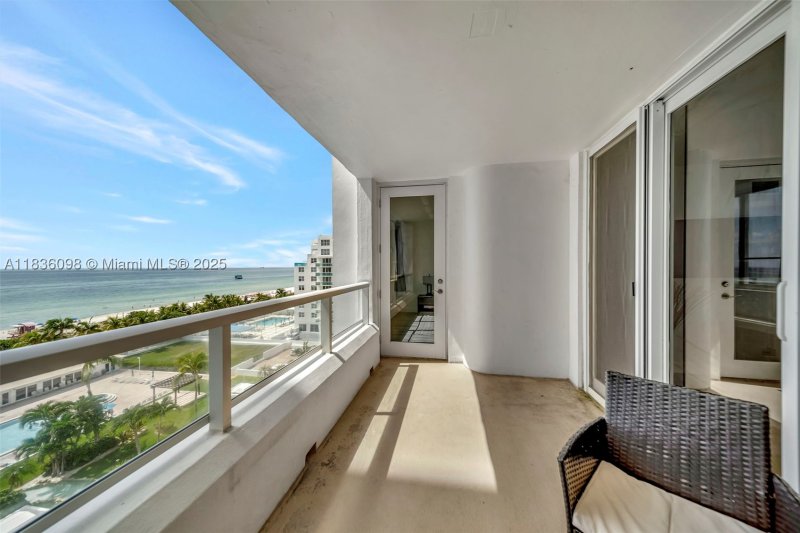 Condo for sale at Carriage Club North 815