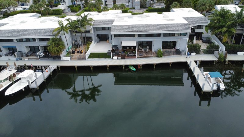 Comprar apartamento en Poinciana Island