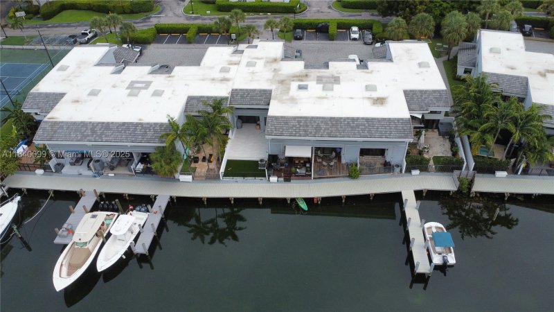 Comprar apartamento en Poinciana Island