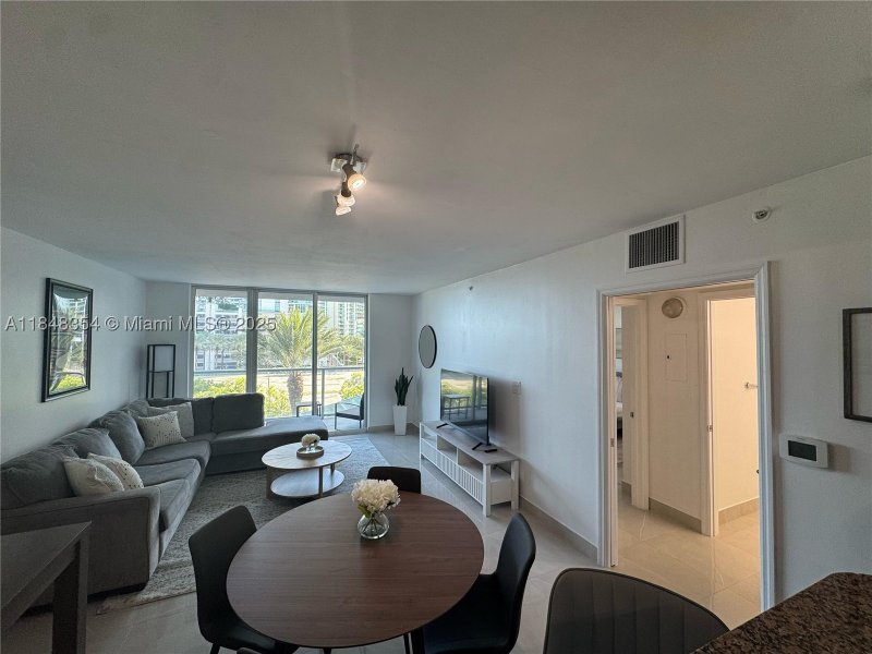 Aluguel de apartamento no Mark on Brickell 307