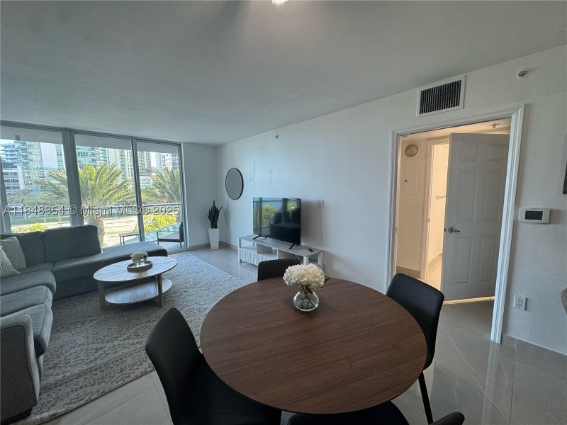 Aluguel de apartamento no Mark on Brickell 307