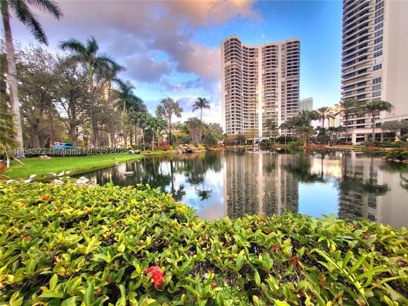 Condo for sale at Mystic Pointe 500 2508