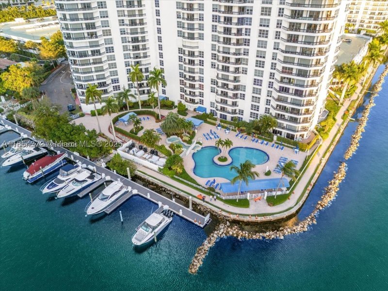 Condo for sale at Mystic Pointe 500 2508