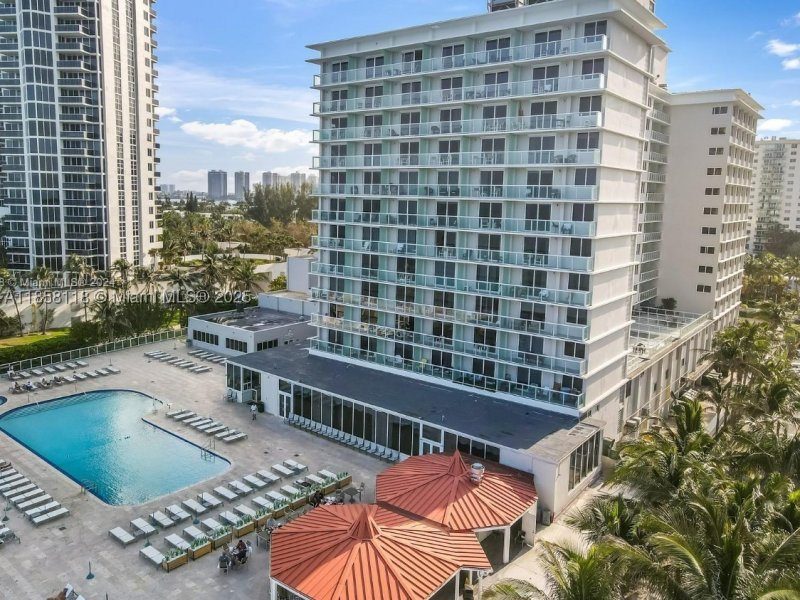 Apartment for rent at Aventura Beach Club 611