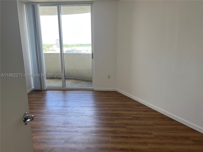 Condo for sale at Turnberry On The Green 1411