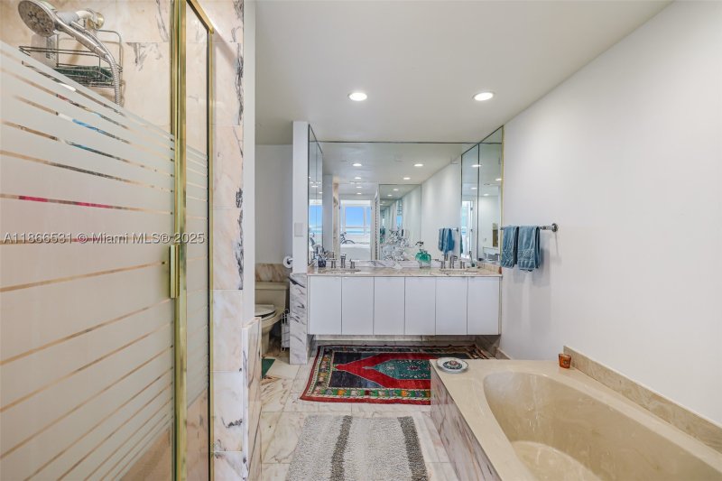 Condo for sale at Grove Isles Tower II B1603