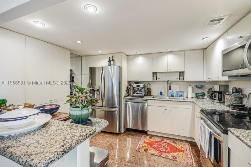 Condo for sale at Grove Isles Tower II B1603