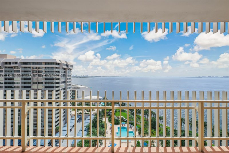 Condo for sale at Grove Isles Tower II B1603