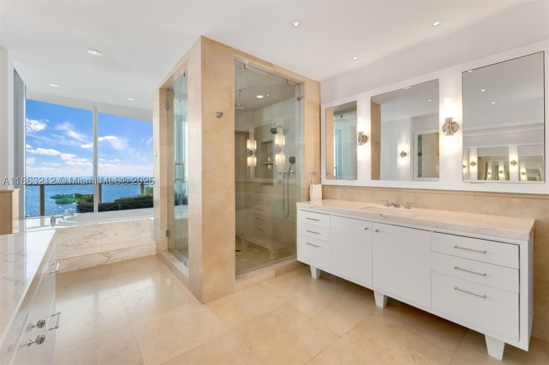 Comprar apartamento en Grovenor House 2801