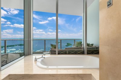 Comprar apartamento en Grovenor House 2801
