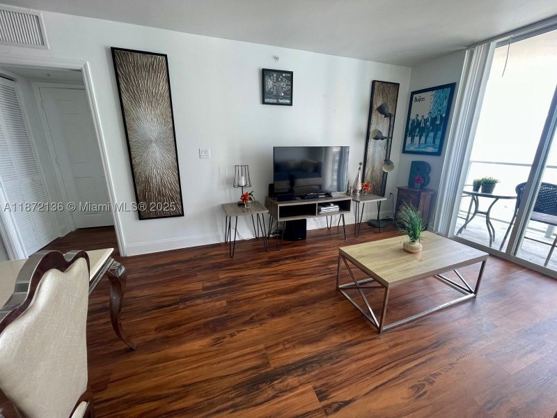 Aluguel de apartamento no Mark on Brickell 1805