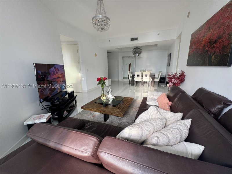 Apartment for rent at Trump Tower Three 605