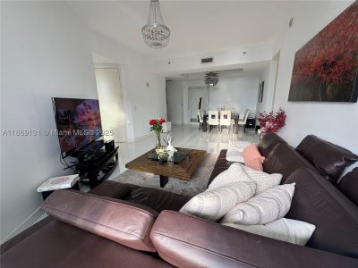 Aluguel de apartamento no Trump Tower Three 605