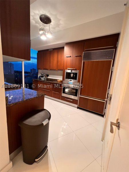 Apartment for rent at Trump Tower Three 605
