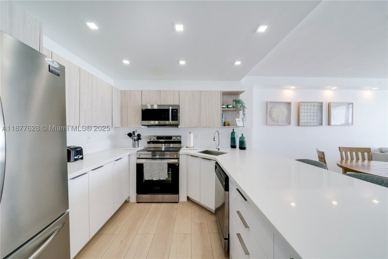 Condo for sale at Pavilion 1011