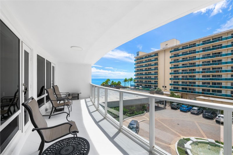 Condo for sale at The Galleon 304