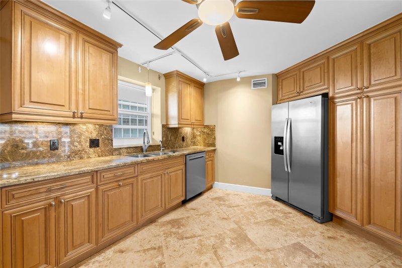 Condo for sale at The Galleon 304