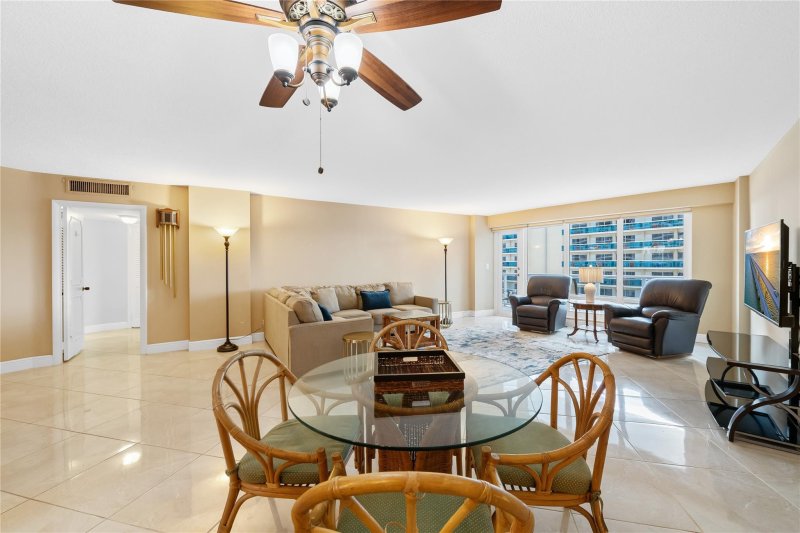 Condo for sale at The Galleon 304