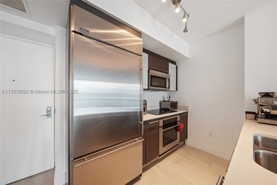 Comprar apartamento no 500 Brickell West Tower 1908