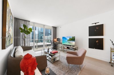Comprar apartamento no 500 Brickell West Tower 1908