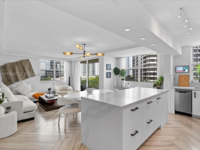 Isola Brickell Key Apt #701