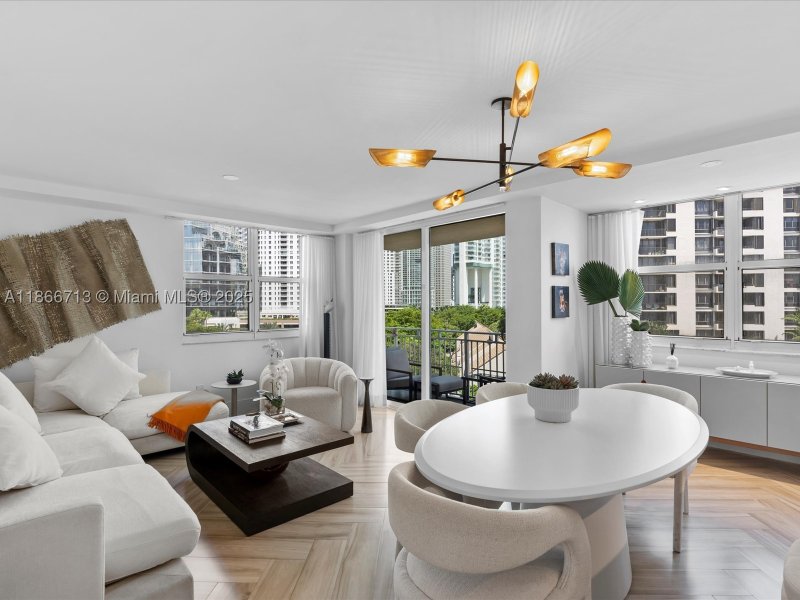 Condo for sale at Isola Brickell Key 701