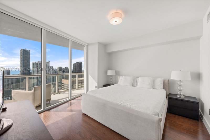 Apartment for rent at Icon Brickell Tower II 5003