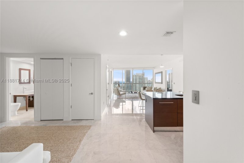 Apartment for rent at Icon Brickell Tower II 5003