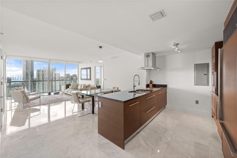 Apartment for rent at Icon Brickell Tower II 5003