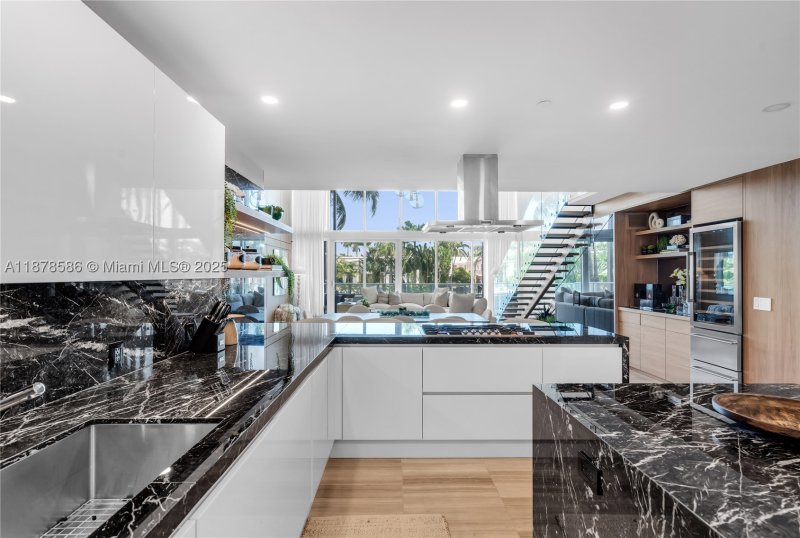 Comprar apartamento no Ritz-Carlton Residences Miami Beach 222