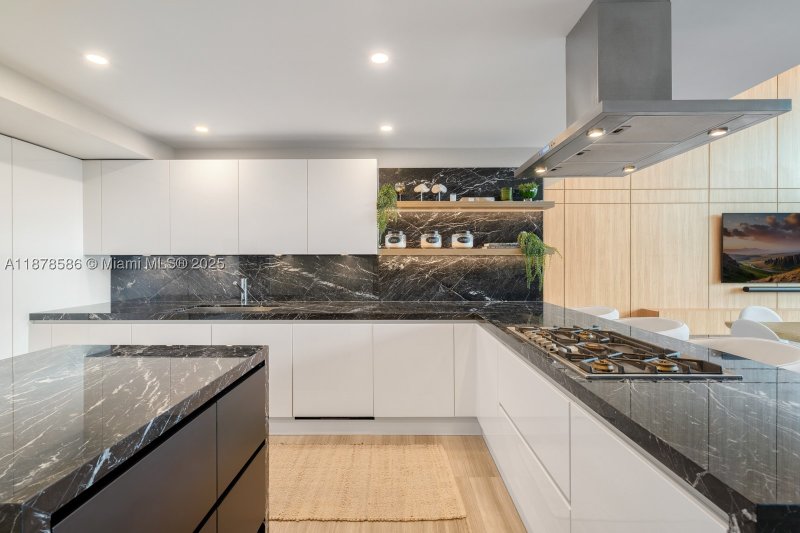 Comprar apartamento no Ritz-Carlton Residences Miami Beach 222