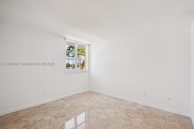 Comprar apartamento en Nautica Condo 302