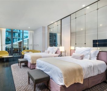 SLS Lux Brickell Apt #712