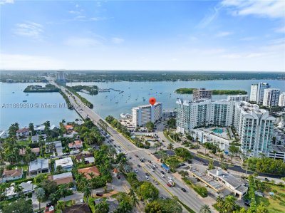 Comprar apartamento en Bayshore Yacht Tennis Club 714