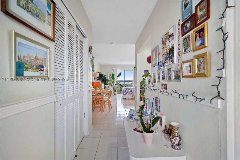 Comprar apartamento en Bayshore Yacht Tennis Club 714