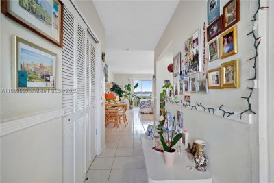 Comprar apartamento en Bayshore Yacht Tennis Club 714