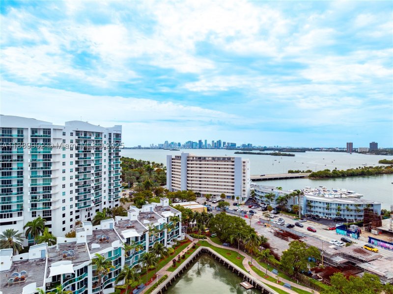 Condo for sale at Bayshore Yacht Tennis Club 405