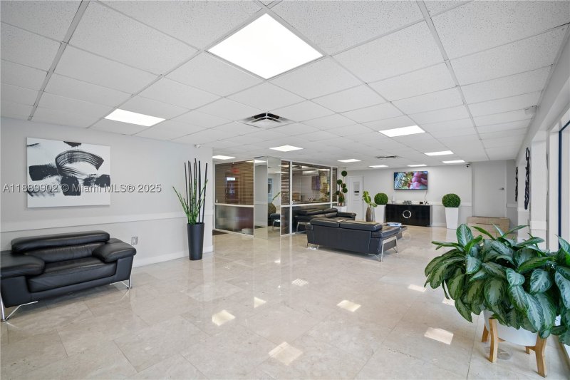 Condo for sale at Bayshore Yacht Tennis Club 405