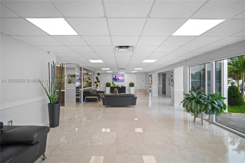Condo for sale at Bayshore Yacht Tennis Club 405