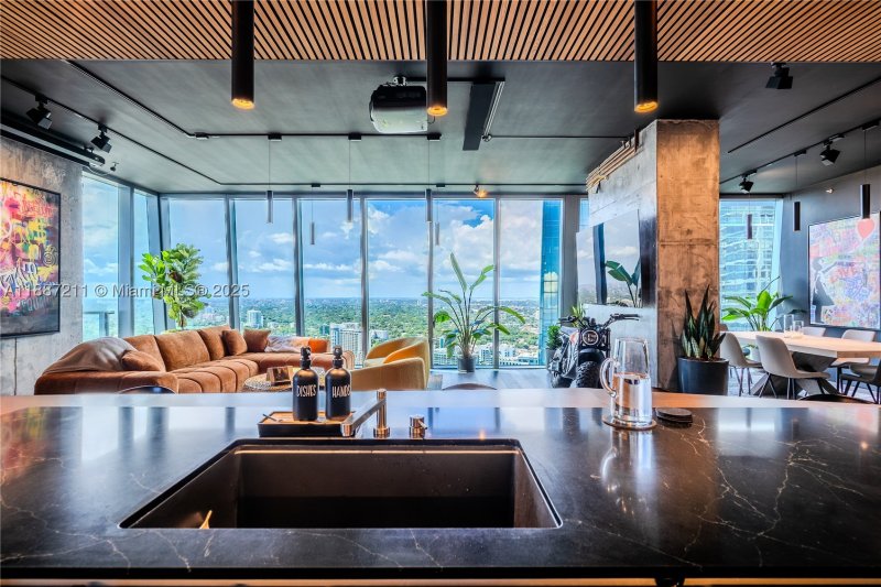 Condo for sale at Echo Brickell 3903