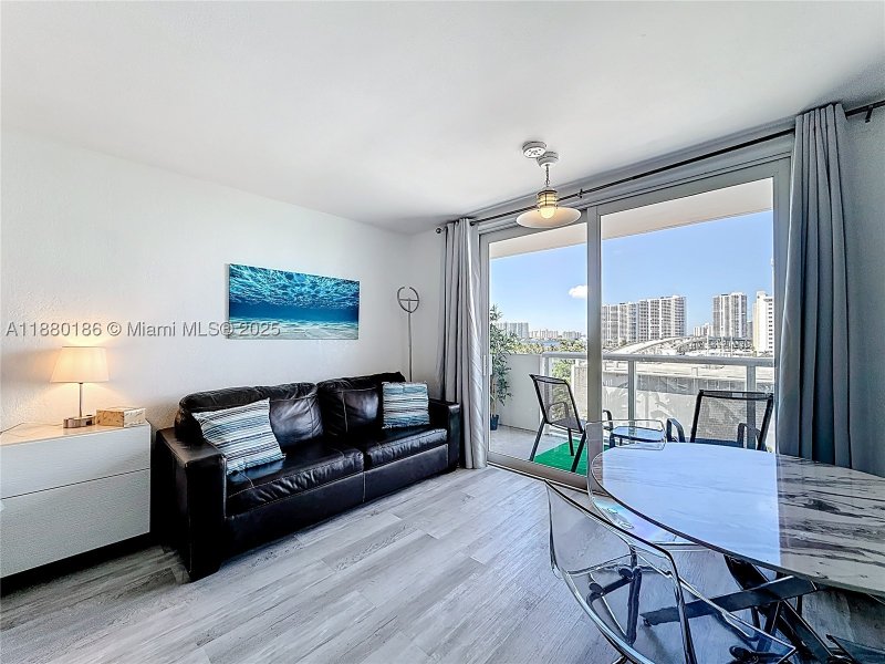 Condo for sale at Aventura Beach Club 636