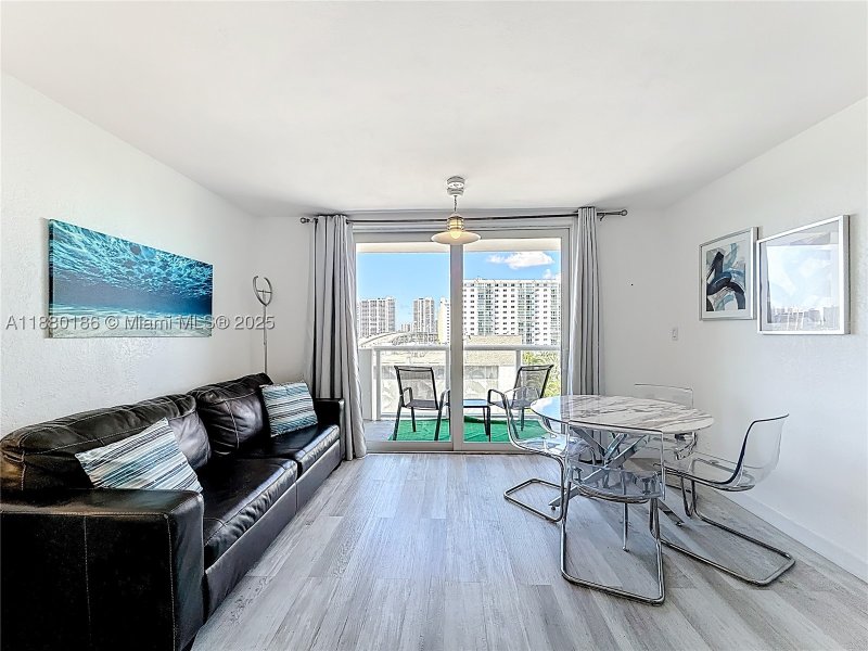 Condo for sale at Aventura Beach Club 636